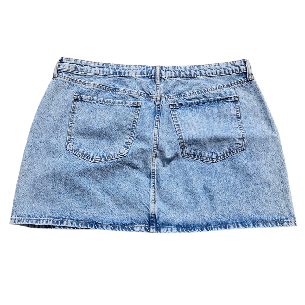 Forever 21 Blue Jean Shorts Women’s Size 2X | 100% Cotton | Pockets Front/Back - Picture 2 of 6